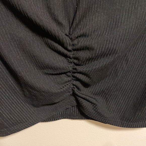 #6. gaze Ruched Short Sleeve Crop Top - Picture 6 of 6